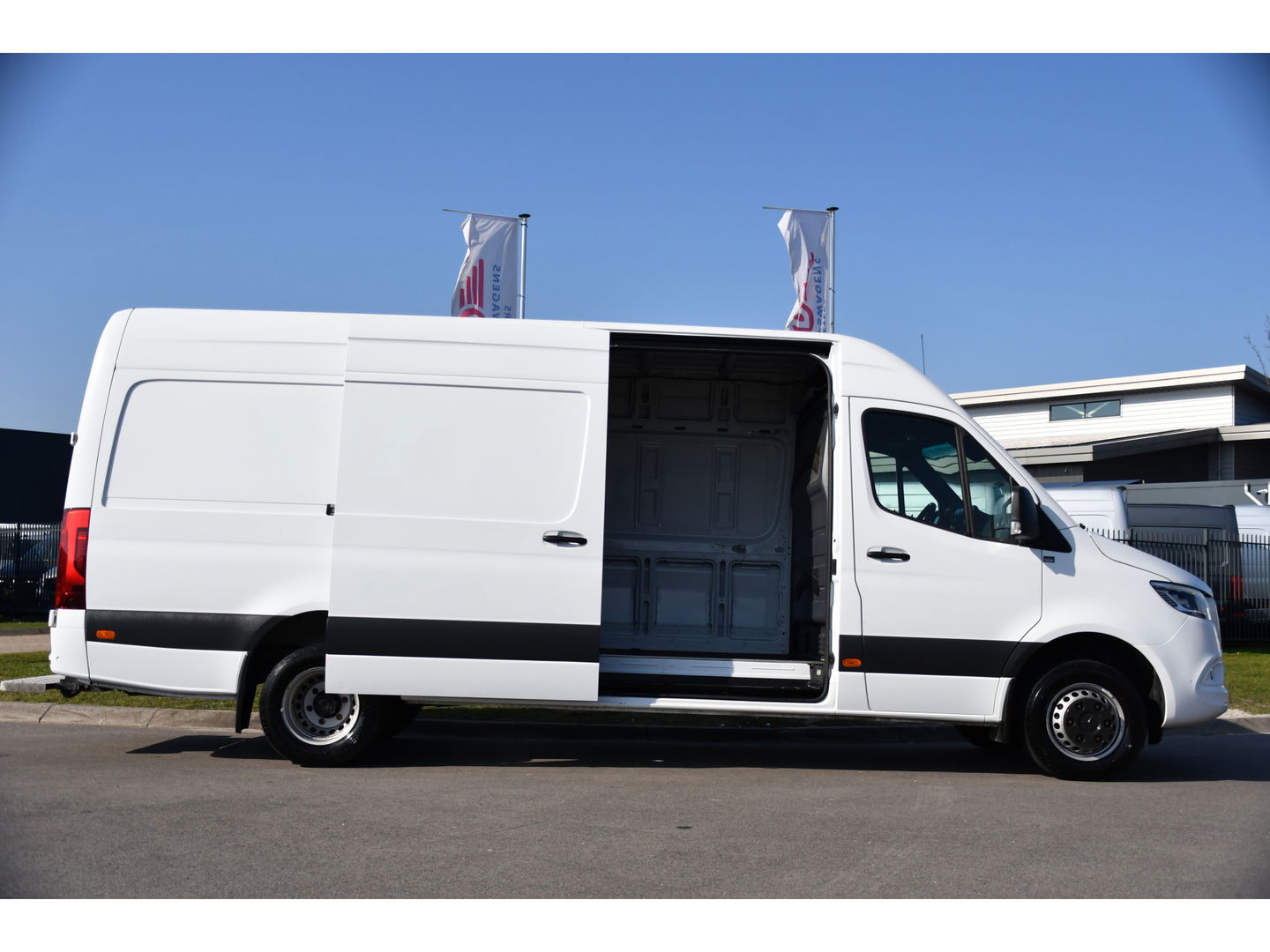 Mercedes-Benz Sprinter 519 V6 3.0 CDI L3H2 PB Edition Camera, Cruise, Carplay, LED, 3500kg Trekhaak, 10,5'' Mbux, Stoelverwarming, Softclose, Uniek!