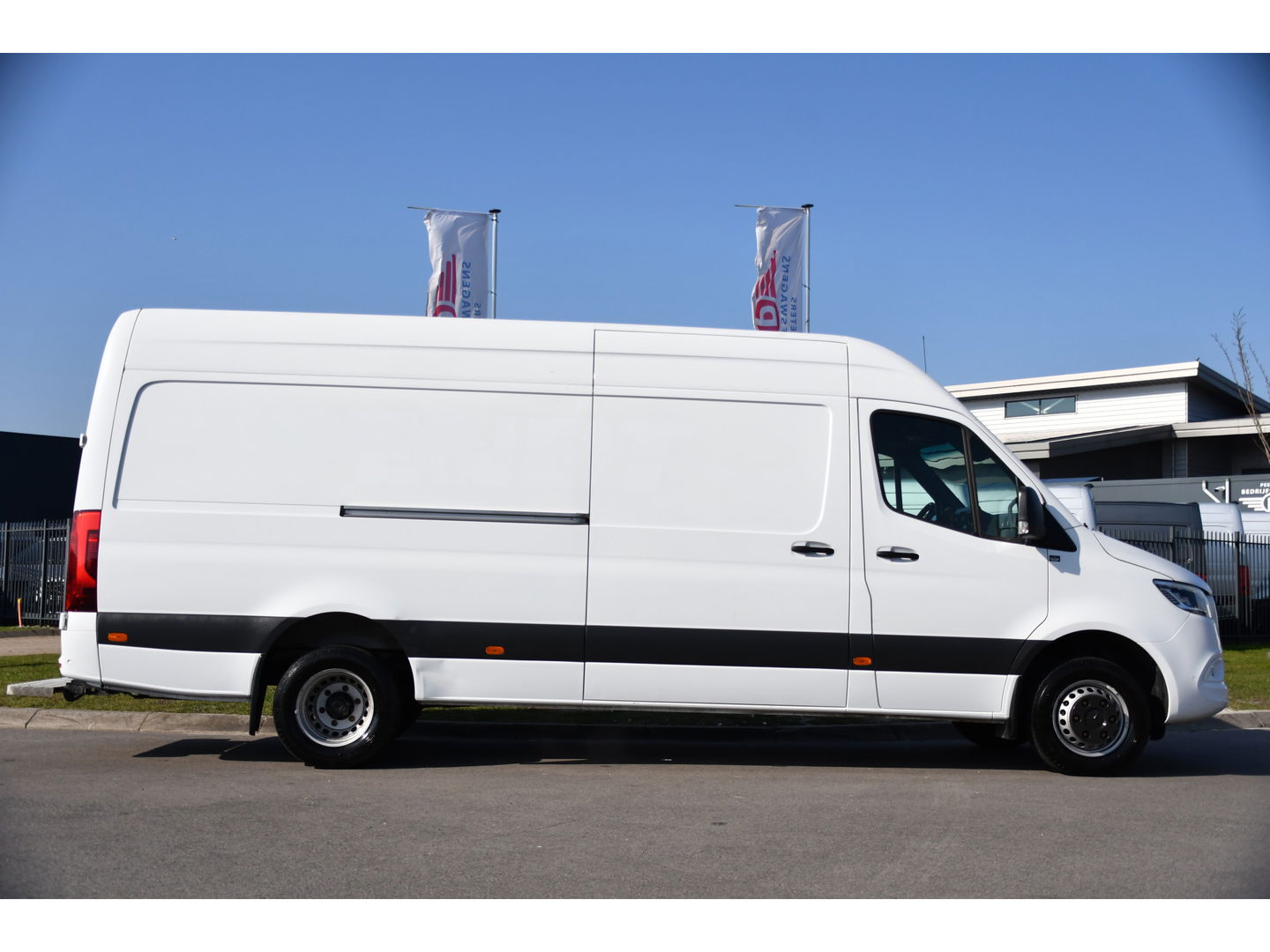 Mercedes-Benz Sprinter 519 V6 3.0 CDI L3H2 PB Edition Camera, Cruise, Carplay, LED, 3500kg Trekhaak, 10,5'' Mbux, Stoelverwarming, Softclose, Uniek!