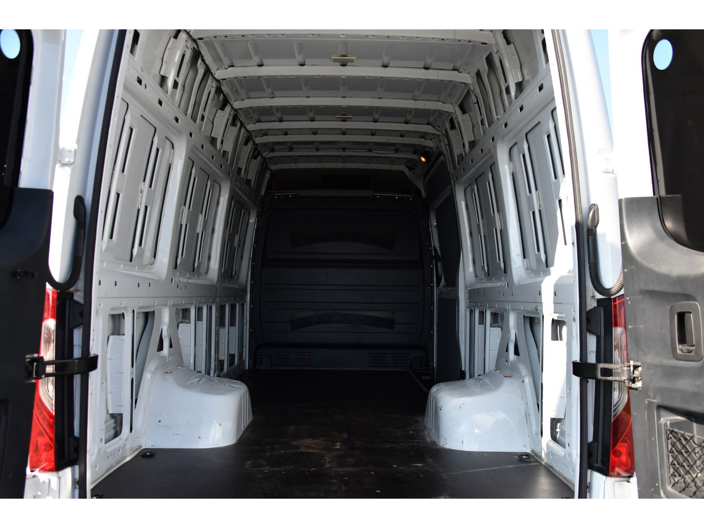 Mercedes-Benz Sprinter 519 V6 3.0 CDI L3H2 PB Edition Camera, Cruise, Carplay, LED, 3500kg Trekhaak, 10,5'' Mbux, Stoelverwarming, Softclose, Uniek!