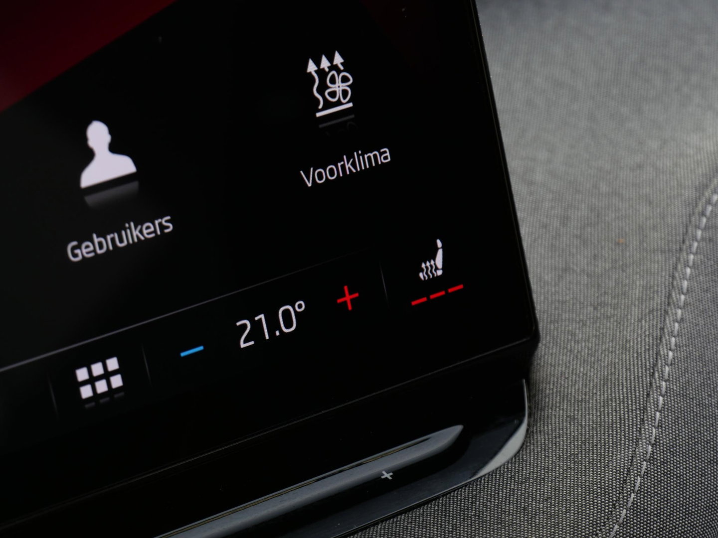 Škoda Enyaq iV 80/ CLIMATE PACK/ TREKHAAK/ PARKEERVERWARMING/ SOH 92%