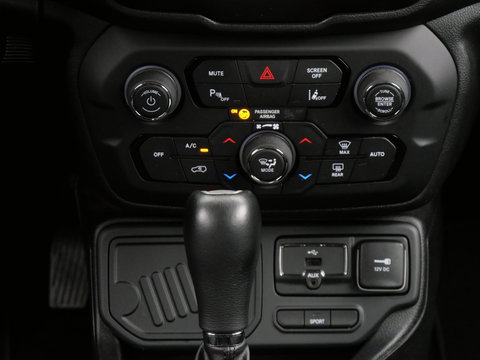 Jeep Renegade 1.3T LIMITED/ AFN. TREKHAAK/ CARPLAY/ PDC V+A/ ALL-SEASON BANDEN