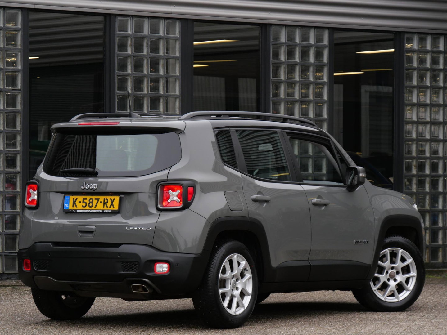 Jeep Renegade 1.3T LIMITED/ AFN. TREKHAAK/ CARPLAY/ PDC V+A/ ALL-SEASON BANDEN