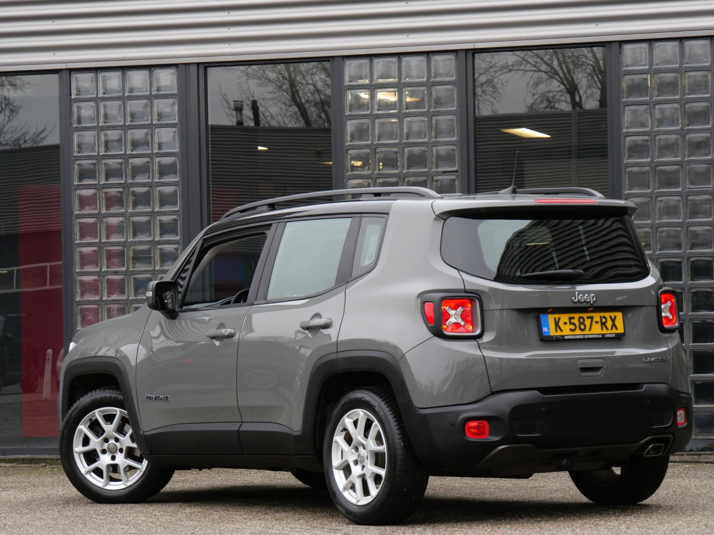 Jeep Renegade 1.3T LIMITED/ AFN. TREKHAAK/ CARPLAY/ PDC V+A/ ALL-SEASON BANDEN