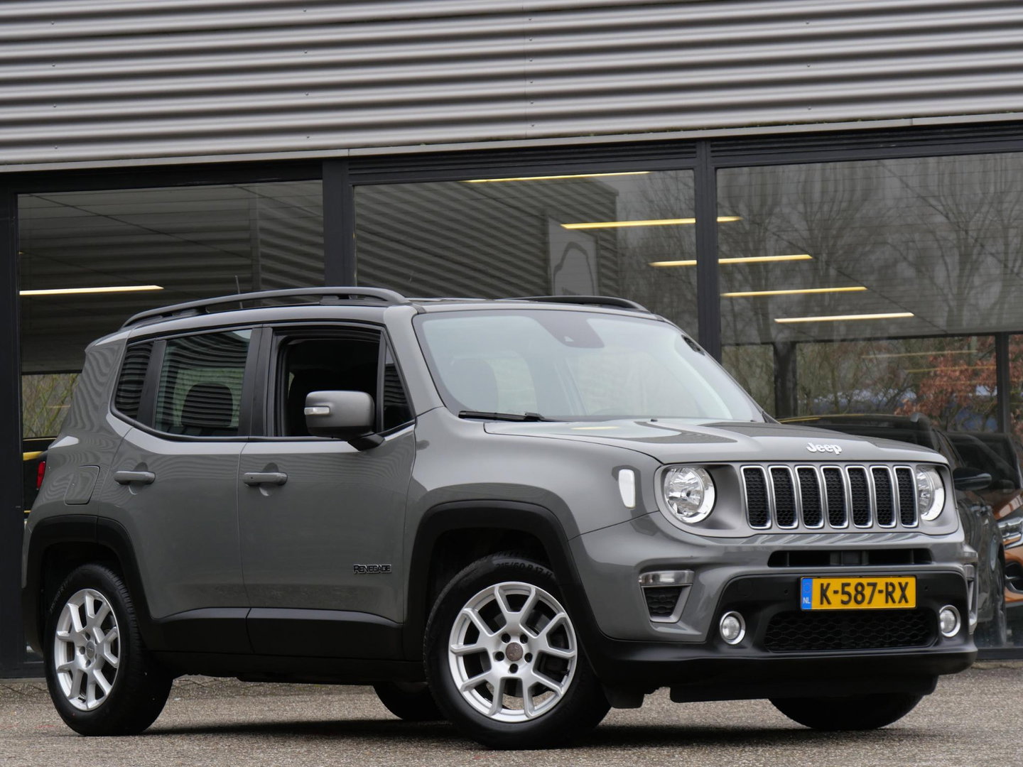 Jeep Renegade 1.3T LIMITED/ AFN. TREKHAAK/ CARPLAY/ PDC V+A/ ALL-SEASON BANDEN