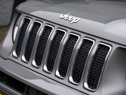 Jeep Renegade 1.3T LIMITED/ AFN. TREKHAAK/ CARPLAY/ PDC V+A/ ALL-SEASON BANDEN