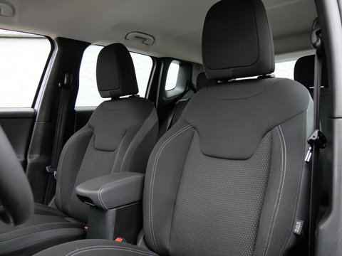 Jeep Renegade 1.3T LIMITED/ AFN. TREKHAAK/ CARPLAY/ PDC V+A/ ALL-SEASON BANDEN