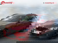 BMW 3 Serie - Touring 320i High Executive M-Sport Trekhaak Head Up | Apple CarPlay | Hifi | DAB | Leer
