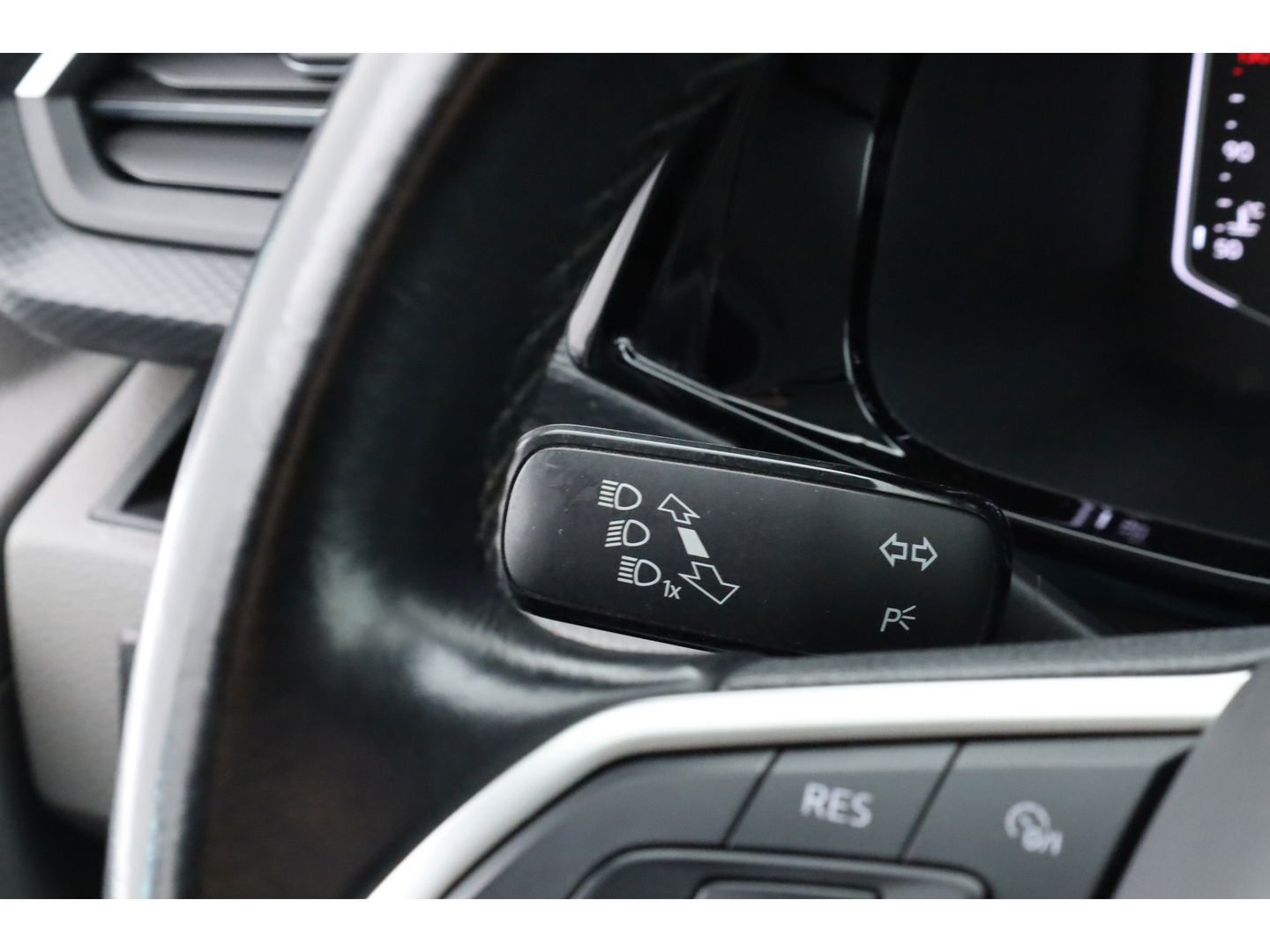 Volkswagen Transporter 2.0 TDI L2H1 4Motion Automaat/DSG Comfortline | Standkachel | Dig. Cockpit | Camera+PDC | Stoelverw. | Adapt. Cruise | Nav+App.Connect | LED