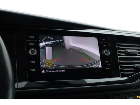 Volkswagen Transporter 2.0 TDI L2H1 4Motion Automaat/DSG Comfortline | Standkachel | Dig. Cockpit | Camera+PDC | Stoelverw. | Adapt. Cruise | Nav+App.Connect | LED