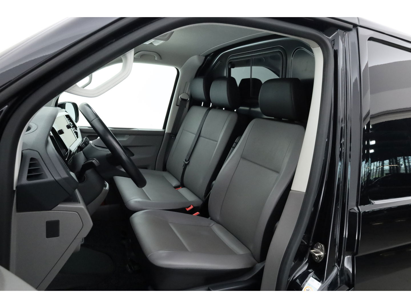 Volkswagen Transporter 2.0 TDI L2H1 4Motion Automaat/DSG Comfortline | Standkachel | Dig. Cockpit | Camera+PDC | Stoelverw. | Adapt. Cruise | Nav+App.Connect | LED