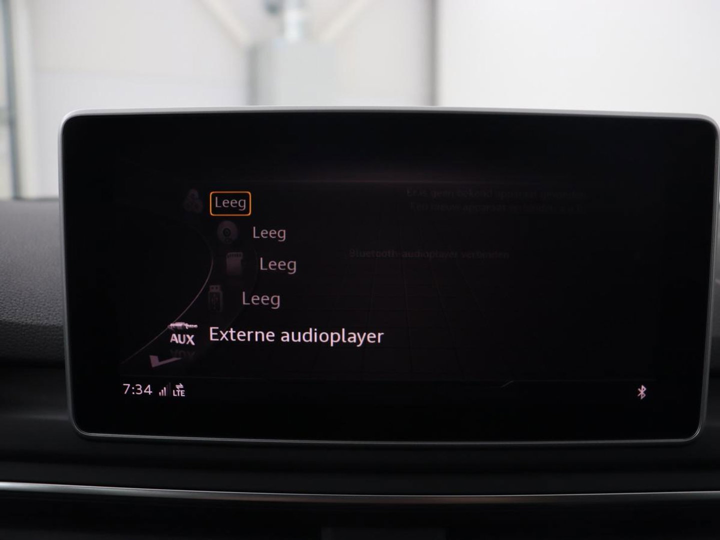 Audi A4 40 TFSI Sport S Line Black Edition | Stoelverwarming | Adaptive cruise | Keyless | Virtual Cockpit | Carplay | Half leder | Navigatie | Full LED | 19'' | Sportstoelen | Sfeerverlichting