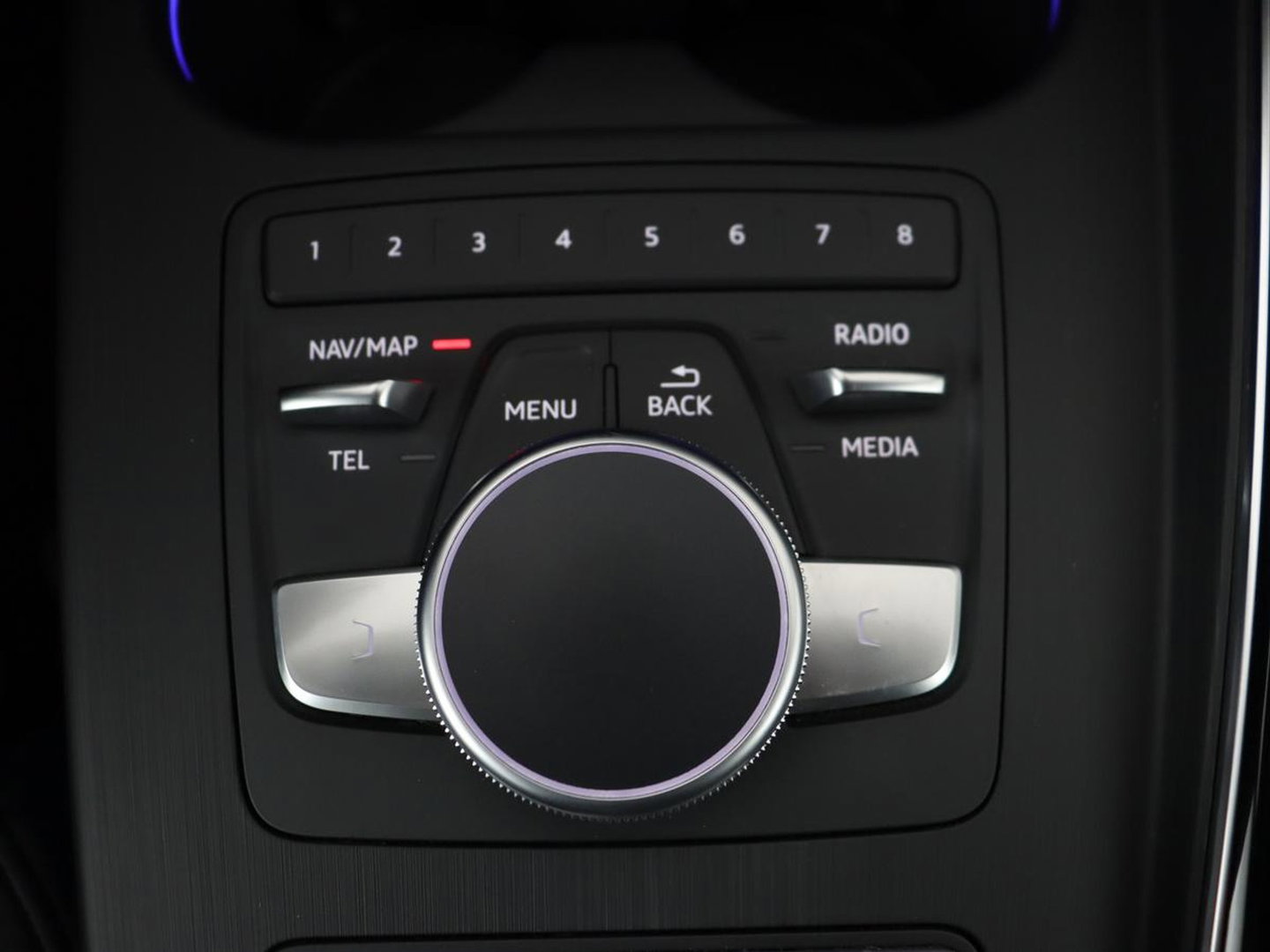 Audi A4 40 TFSI Sport S Line Black Edition | Stoelverwarming | Adaptive cruise | Keyless | Virtual Cockpit | Carplay | Half leder | Navigatie | Full LED | 19'' | Sportstoelen | Sfeerverlichting