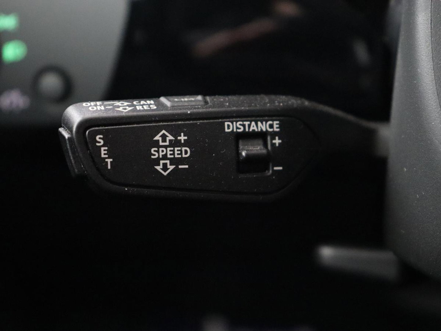 Audi A4 40 TFSI Sport S Line Black Edition | Stoelverwarming | Adaptive cruise | Keyless | Virtual Cockpit | Carplay | Half leder | Navigatie | Full LED | 19'' | Sportstoelen | Sfeerverlichting