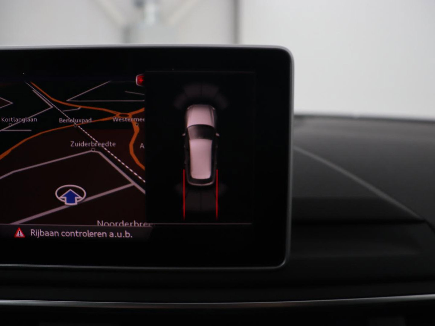 Audi A4 40 TFSI Sport S Line Black Edition | Stoelverwarming | Adaptive cruise | Keyless | Virtual Cockpit | Carplay | Half leder | Navigatie | Full LED | 19'' | Sportstoelen | Sfeerverlichting