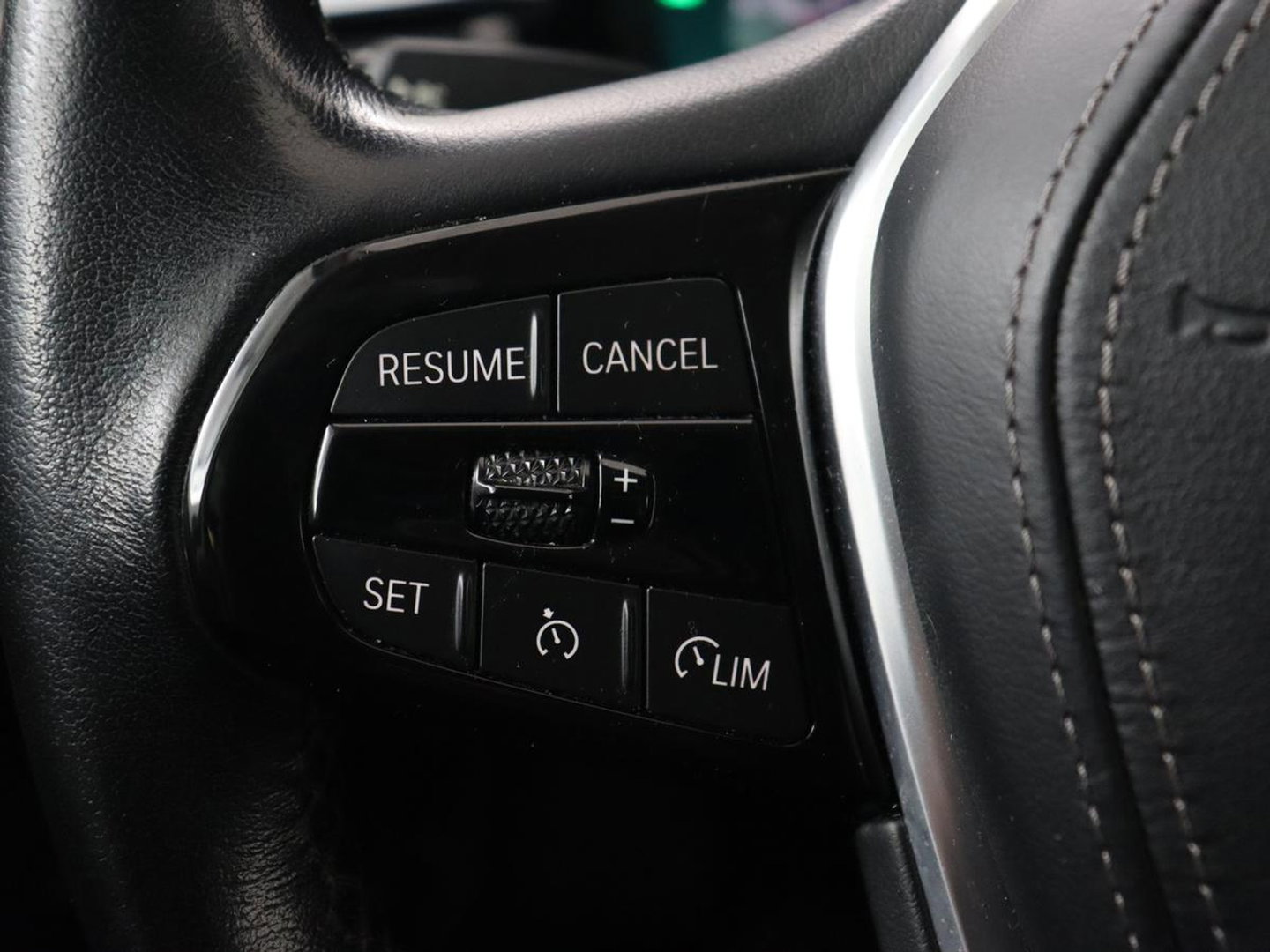 BMW 5 Serie 520i Business Edition Plus | Nappaleder | Stoelverwarming | Carplay | Laserlicht | Navigatie | Live Cockpit | Parkeerhulp | Climate control | Comfortstoelen | Cruise control | Bluetooth