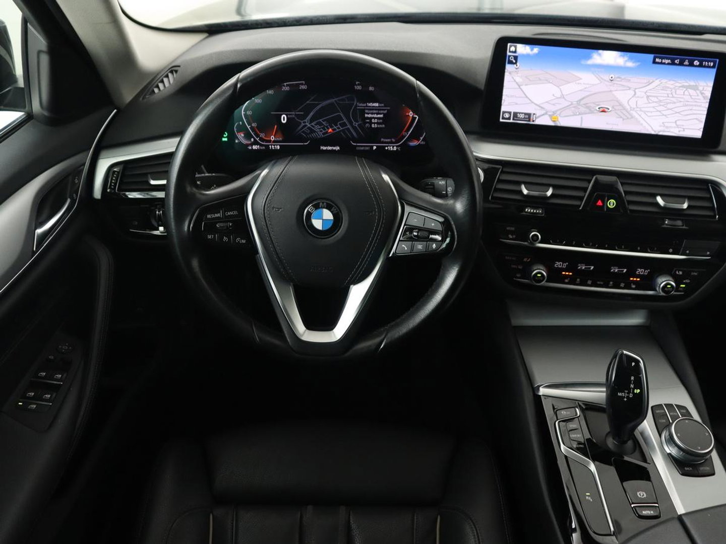 BMW 5 Serie 520i Business Edition Plus | Nappaleder | Stoelverwarming | Carplay | Laserlicht | Navigatie | Live Cockpit | Parkeerhulp | Climate control | Comfortstoelen | Cruise control | Bluetooth