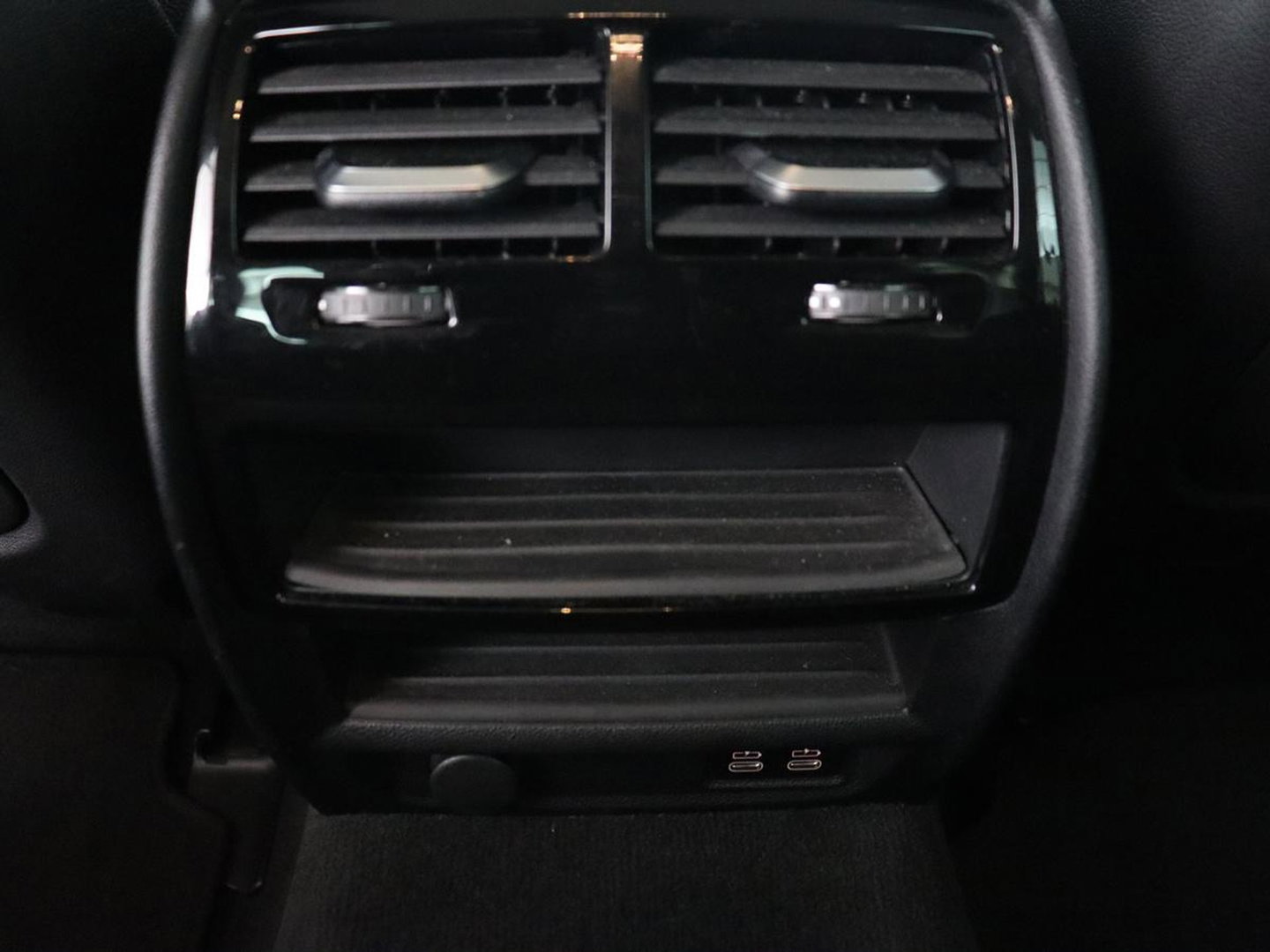 BMW 5 Serie 520i Business Edition Plus | Nappaleder | Stoelverwarming | Carplay | Laserlicht | Navigatie | Live Cockpit | Parkeerhulp | Climate control | Comfortstoelen | Cruise control | Bluetooth