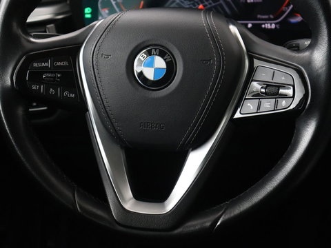 BMW 5 Serie 520i Business Edition Plus | Nappaleder | Stoelverwarming | Carplay | Laserlicht | Navigatie | Live Cockpit | Parkeerhulp | Climate control | Comfortstoelen | Cruise control | Bluetooth