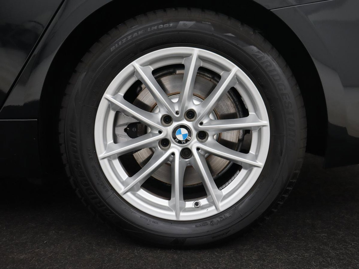 BMW 5 Serie 520i Business Edition Plus | Nappaleder | Stoelverwarming | Carplay | Laserlicht | Navigatie | Live Cockpit | Parkeerhulp | Climate control | Comfortstoelen | Cruise control | Bluetooth