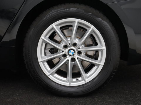 BMW 5 Serie 520i Business Edition Plus | Nappaleder | Stoelverwarming | Carplay | Laserlicht | Navigatie | Live Cockpit | Parkeerhulp | Climate control | Comfortstoelen | Cruise control | Bluetooth