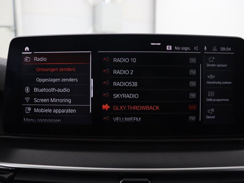 BMW 5 Serie 520i M Sport | Leder | Stoelverwarming | Carplay | 19'' | Sportstoelen | Live Cockpit | Navigatie | Parkeerhulp | Adaptief LED | Memory | Keyless start