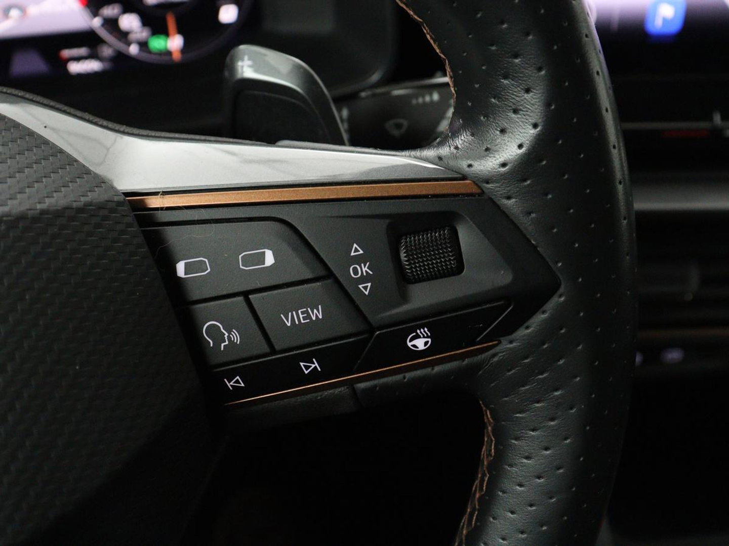 CUPRA Leon 1.4 eHybrid | Stoelverwarming | Adaptive cruise | Navigatie | Carplay | Sportstoelen | Stuurverwarming | Parkeerhulp | Full LED | Keyless | Half leder | PHEV | Plug In