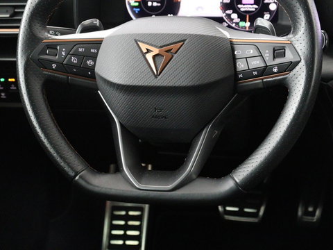 CUPRA Leon 1.4 eHybrid | Stoelverwarming | Adaptive cruise | Navigatie | Carplay | Sportstoelen | Stuurverwarming | Parkeerhulp | Full LED | Keyless | Half leder | PHEV | Plug In