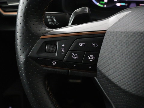 CUPRA Leon 1.4 eHybrid | Stoelverwarming | Adaptive cruise | Navigatie | Carplay | Sportstoelen | Stuurverwarming | Parkeerhulp | Full LED | Keyless | Half leder | PHEV | Plug In