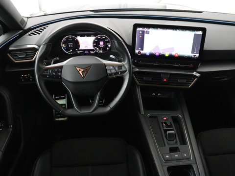 CUPRA Leon 1.4 eHybrid | Stoelverwarming | Adaptive cruise | Navigatie | Carplay | Sportstoelen | Stuurverwarming | Parkeerhulp | Full LED | Keyless | Half leder | PHEV | Plug In