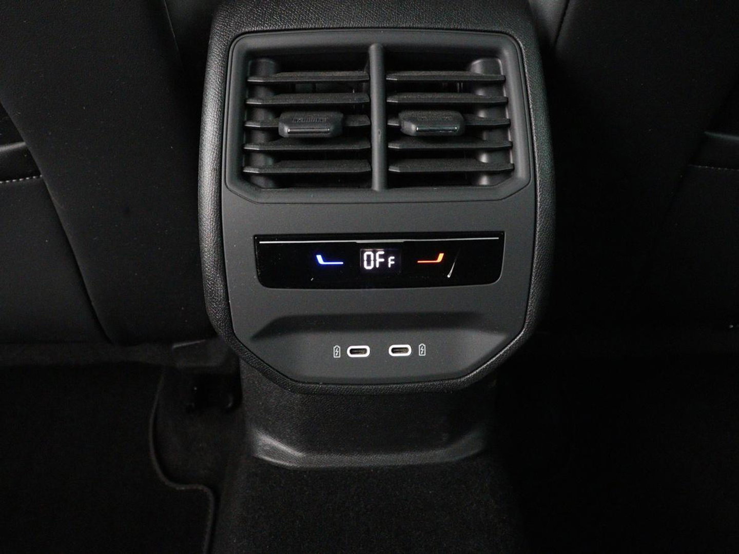 CUPRA Leon 1.4 eHybrid | Stoelverwarming | Adaptive cruise | Navigatie | Carplay | Sportstoelen | Stuurverwarming | Parkeerhulp | Full LED | Keyless | Half leder | PHEV | Plug In