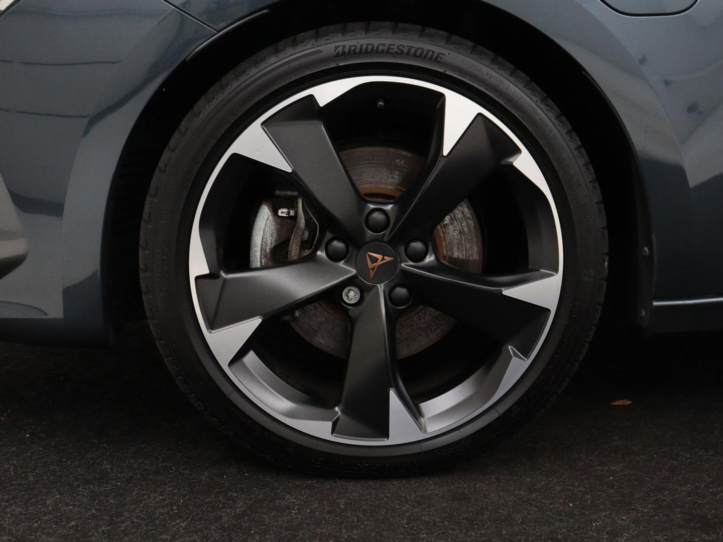 CUPRA Leon 1.4 eHybrid | Stoelverwarming | Adaptive cruise | Navigatie | Carplay | Sportstoelen | Stuurverwarming | Parkeerhulp | Full LED | Keyless | Half leder | PHEV | Plug In