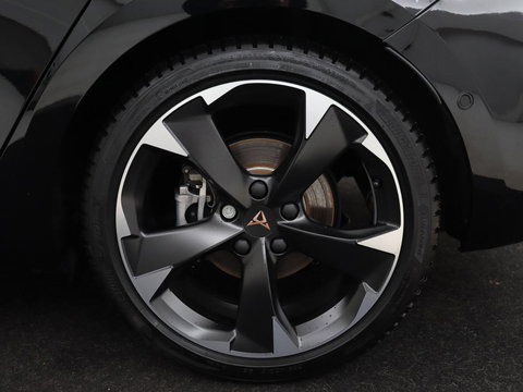 CUPRA Leon 1.5 eHybrid Business | Stoelverwarming | Adaptive cruise | Camera | Carplay | Sportstoelen | Matrix LED | Keyless | PHEV | Plug In