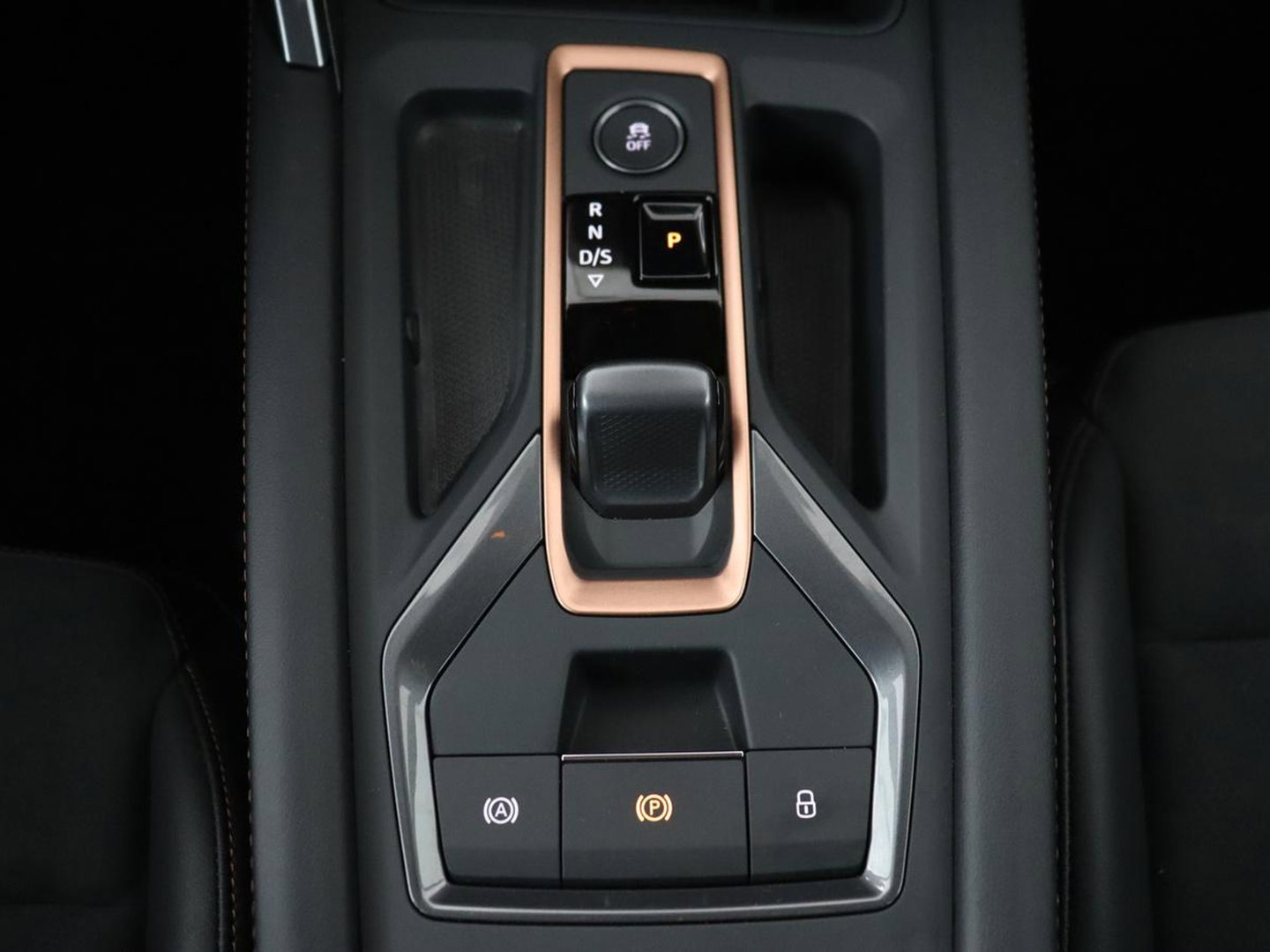 CUPRA Leon 1.5 eHybrid Business | Stoelverwarming | Adaptive cruise | Camera | Carplay | Sportstoelen | Matrix LED | Keyless | PHEV | Plug In