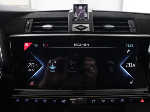 DS 7 Crossback E-Tense Performance Line 225 | SOH 90% | Stoelverwarming | Adaptive cruise | Alcantara | Keyless | Full LED | Carplay | Navigatie | Memory | Digital Cockpit | Dodehoek detectie | DAB | Getint glas | PHEV | Plug In