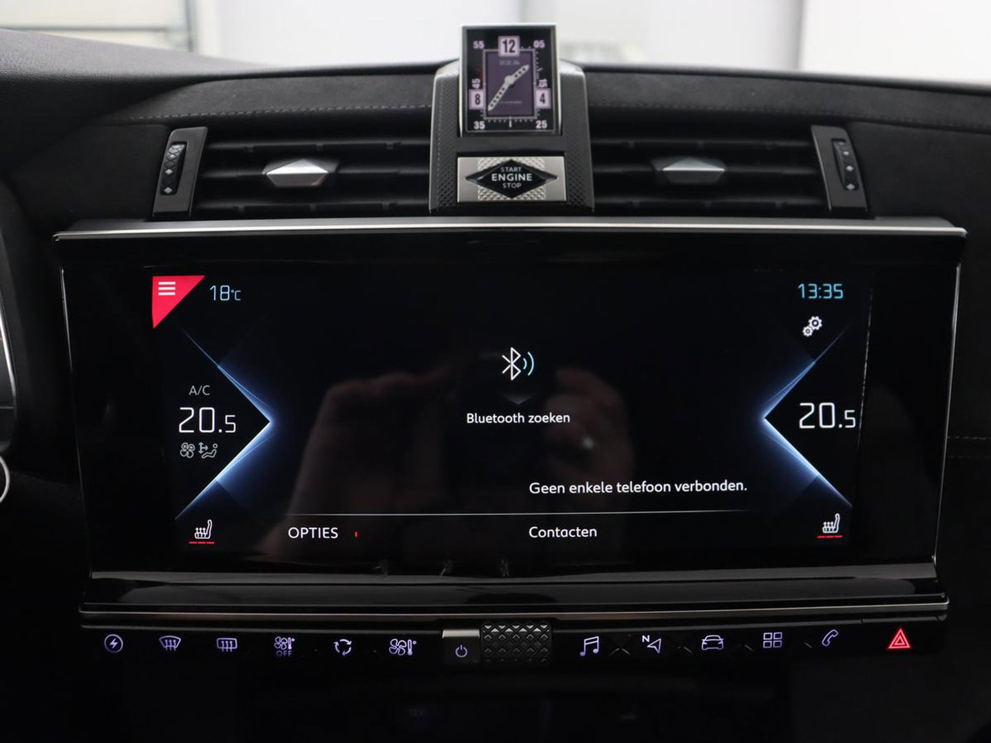 DS 7 Crossback E-Tense Performance Line 225 | SOH 90% | Stoelverwarming | Adaptive cruise | Alcantara | Keyless | Full LED | Carplay | Navigatie | Memory | Digital Cockpit | Dodehoek detectie | DAB | Getint glas | PHEV | Plug In