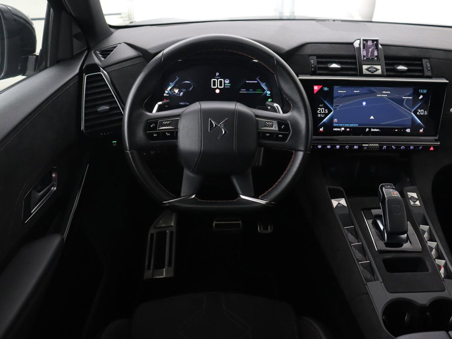 DS 7 Crossback E-Tense Performance Line 225 | SOH 90% | Stoelverwarming | Adaptive cruise | Alcantara | Keyless | Full LED | Carplay | Navigatie | Memory | Digital Cockpit | Dodehoek detectie | DAB | Getint glas | PHEV | Plug In