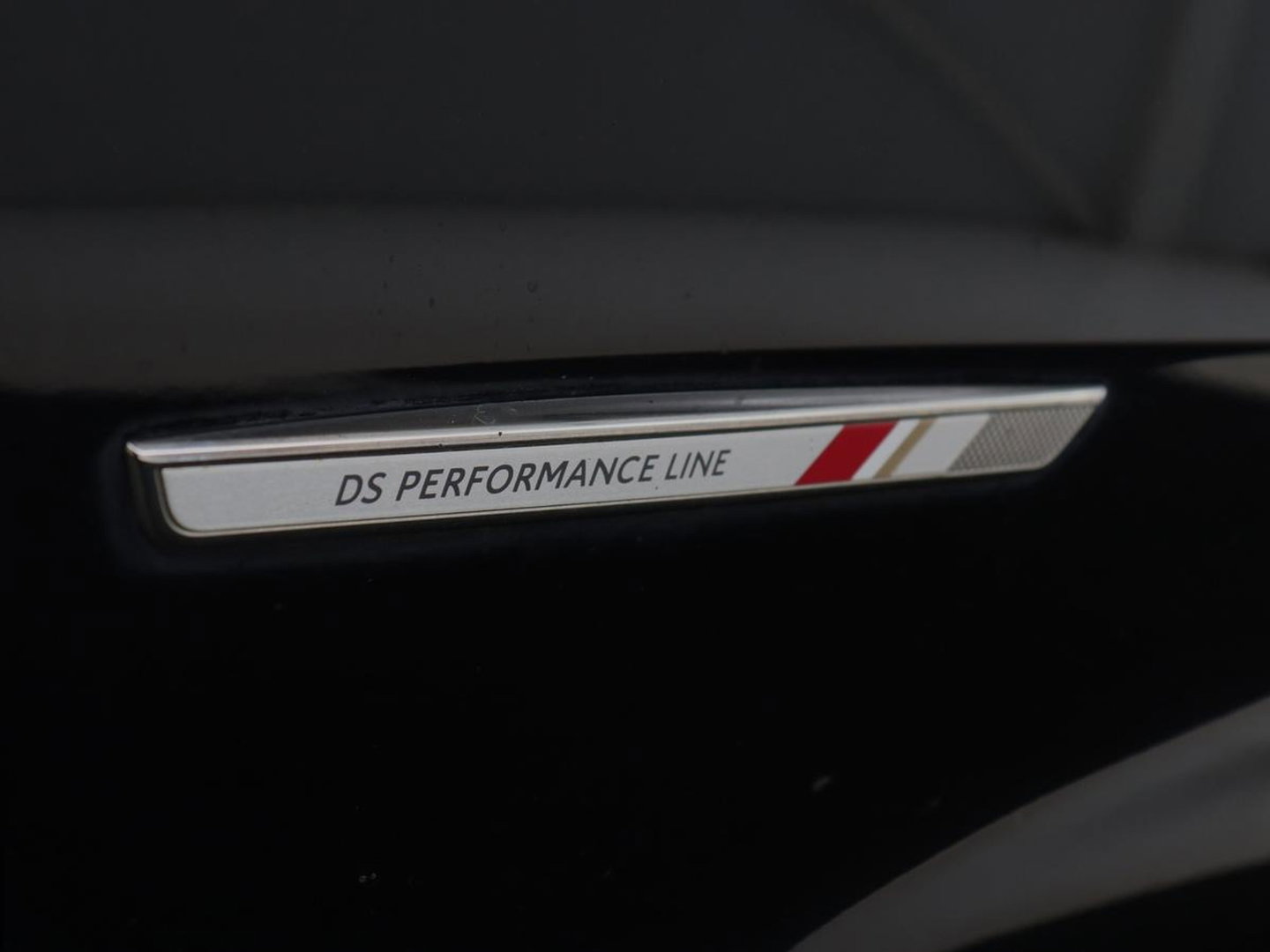 DS 7 Crossback E-Tense Performance Line 225 | SOH 90% | Stoelverwarming | Adaptive cruise | Alcantara | Keyless | Full LED | Carplay | Navigatie | Memory | Digital Cockpit | Dodehoek detectie | DAB | Getint glas | PHEV | Plug In