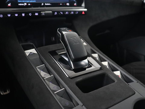 DS 7 Crossback E-Tense Performance Line 225 | SOH 90% | Stoelverwarming | Adaptive cruise | Alcantara | Keyless | Full LED | Carplay | Navigatie | Memory | Digital Cockpit | Dodehoek detectie | DAB | Getint glas | PHEV | Plug In