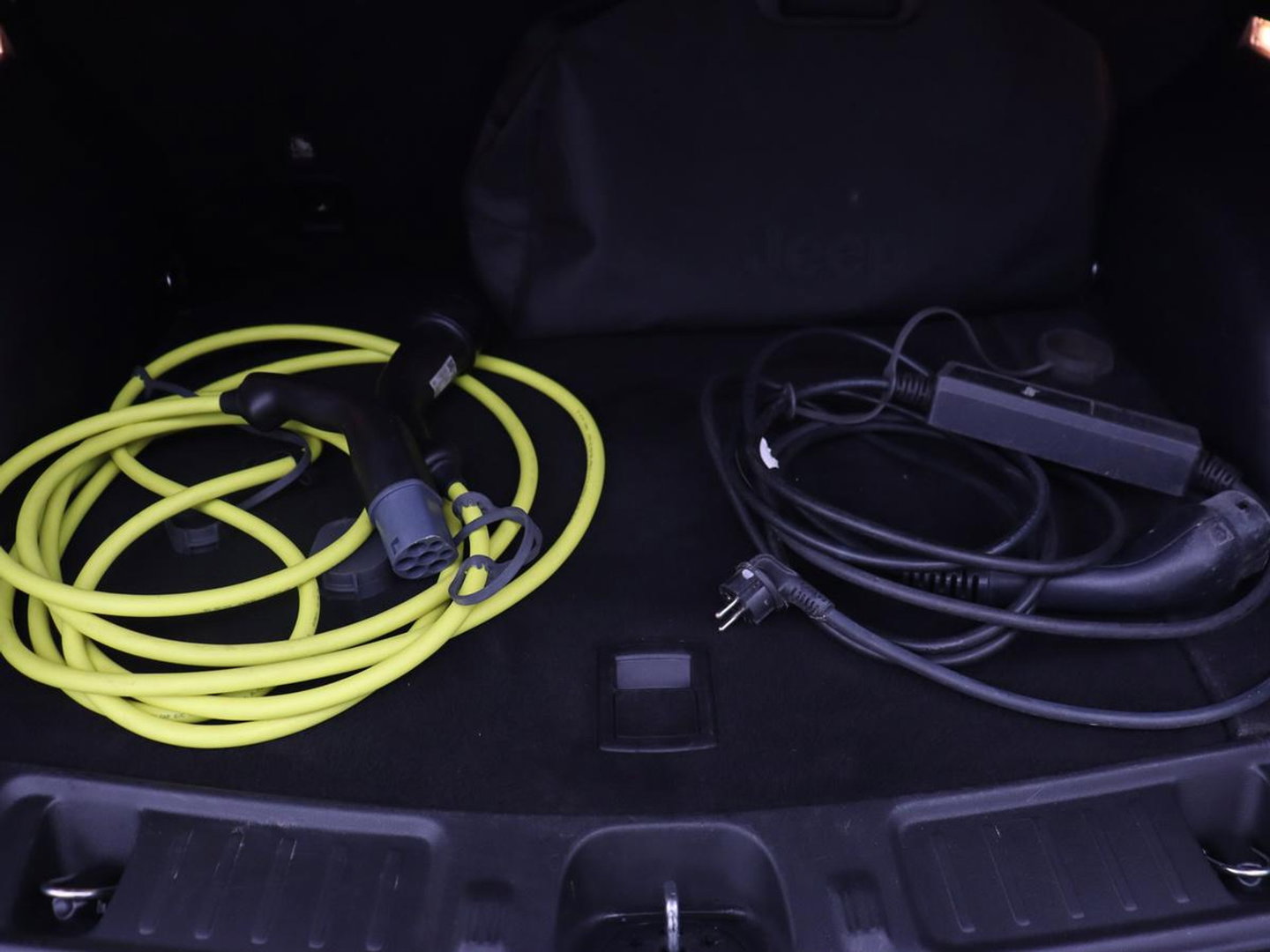 Jeep Compass 4xe 240 Plug-in Hybrid 80th Anniversary | 360 Camera | Adaptive cruise | Full LED | Carplay | Keyless | Half leder | Navigatie | Park Assist | Climate control | PHEV