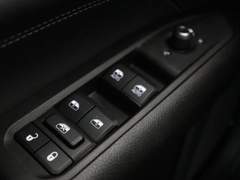 Jeep Compass 4xe 240 Plug-in Hybrid 80th Anniversary | 360 Camera | Adaptive cruise | Full LED | Carplay | Keyless | Half leder | Navigatie | Park Assist | Climate control | PHEV