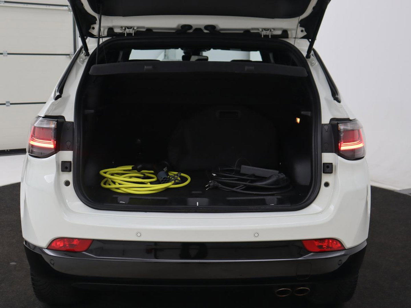 Jeep Compass 4xe 240 Plug-in Hybrid 80th Anniversary | 360 Camera | Adaptive cruise | Full LED | Carplay | Keyless | Half leder | Navigatie | Park Assist | Climate control | PHEV