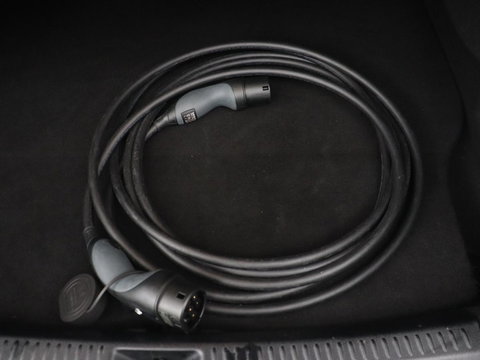 Mercedes-Benz A-Klasse 250e AMG Limited | Carplay | Stoelverwarming | Leder/Alcantara | Widescreen | Sfeerverlichting | Navigatie | Camera | Full LED | Park Assist | PHEV | Plug In