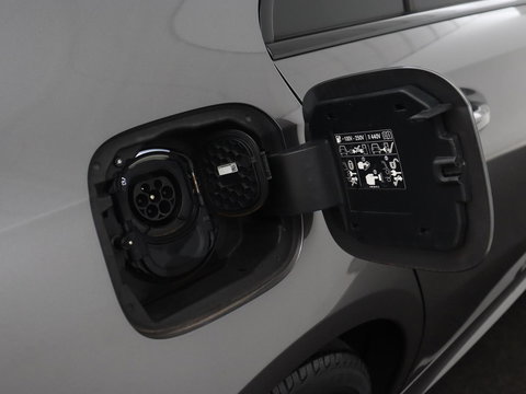 Mercedes-Benz A-Klasse 250e AMG Limited | Carplay | Stoelverwarming | Leder/Alcantara | Widescreen | Sfeerverlichting | Navigatie | Camera | Full LED | Park Assist | PHEV | Plug In