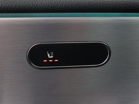 Mercedes-Benz A-Klasse 250e AMG Limited | Carplay | Stoelverwarming | Leder/Alcantara | Widescreen | Sfeerverlichting | Navigatie | Camera | Full LED | Park Assist | PHEV | Plug In