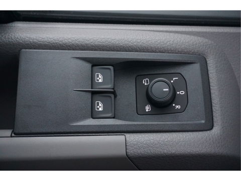 Volkswagen Crafter 35 177PK L3H3 AUT Facelift BPM VRIJ!! 13" Navi, Camera, Gev. Stoel, LED!! NR. 831