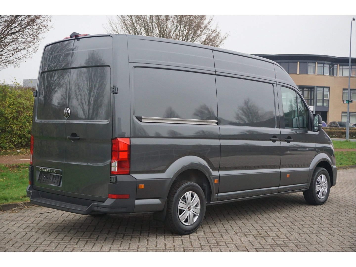 Volkswagen Crafter 35 177PK L3H3 AUT Facelift BPM VRIJ!! 13" Navi, Camera, Gev. Stoel, LED!! NR. 831