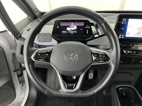 Volkswagen ID.3 First Max 58 kWh [ 3-Fase-11kW ] {SOH-89%} (INCL-BTW) *HEATPUMP | PANO | HEAD-UP | ADAPTIVE-CRUISE | IQ-LIGHTS | BLINDSPOT | CAMERA | KEYLESS | MICROFIBRE | AMBIENTLIGHT | NAVI-FULLMAP | DAB+ | ECC | HEATED-SPORTSEATS | DIGI-COCKPIT |
