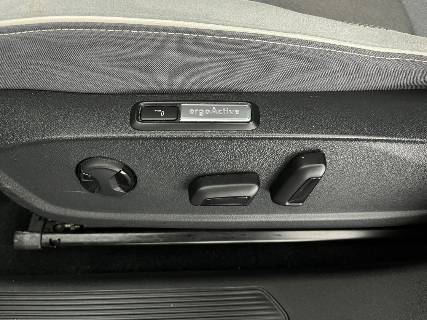 Volkswagen ID.3 First Max 58 kWh [ 3-Fase-11kW ] {SOH-89%} (INCL-BTW) *HEATPUMP | PANO | HEAD-UP | ADAPTIVE-CRUISE | IQ-LIGHTS | BLINDSPOT | CAMERA | KEYLESS | MICROFIBRE | AMBIENTLIGHT | NAVI-FULLMAP | DAB+ | ECC | HEATED-SPORTSEATS | DIGI-COCKPIT |