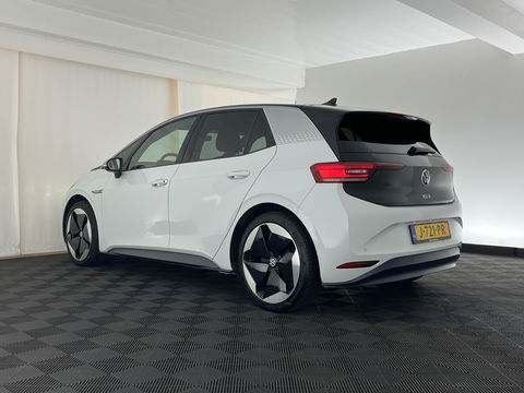 Volkswagen ID.3 First Max 58 kWh [ 3-Fase-11kW ] {SOH-89%} (INCL-BTW) *HEATPUMP | PANO | HEAD-UP | ADAPTIVE-CRUISE | IQ-LIGHTS | BLINDSPOT | CAMERA | KEYLESS | MICROFIBRE | AMBIENTLIGHT | NAVI-FULLMAP | DAB+ | ECC | HEATED-SPORTSEATS | DIGI-COCKPIT |