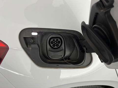 Volkswagen ID.3 First Max 58 kWh [ 3-Fase-11kW ] {SOH-89%} (INCL-BTW) *HEATPUMP | PANO | HEAD-UP | ADAPTIVE-CRUISE | IQ-LIGHTS | BLINDSPOT | CAMERA | KEYLESS | MICROFIBRE | AMBIENTLIGHT | NAVI-FULLMAP | DAB+ | ECC | HEATED-SPORTSEATS | DIGI-COCKPIT |